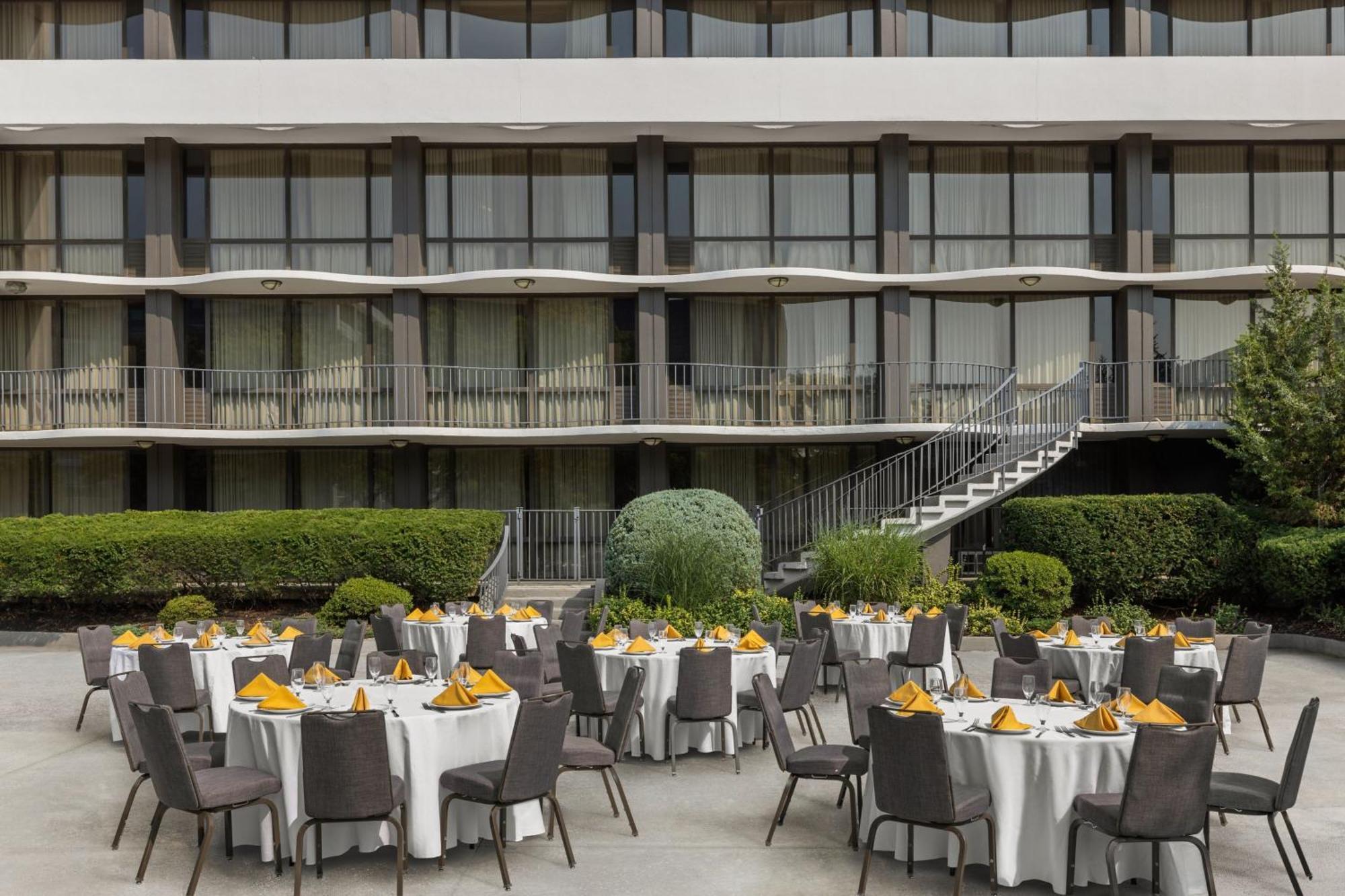 Marriott Saddle Brook Hotel Buitenkant foto